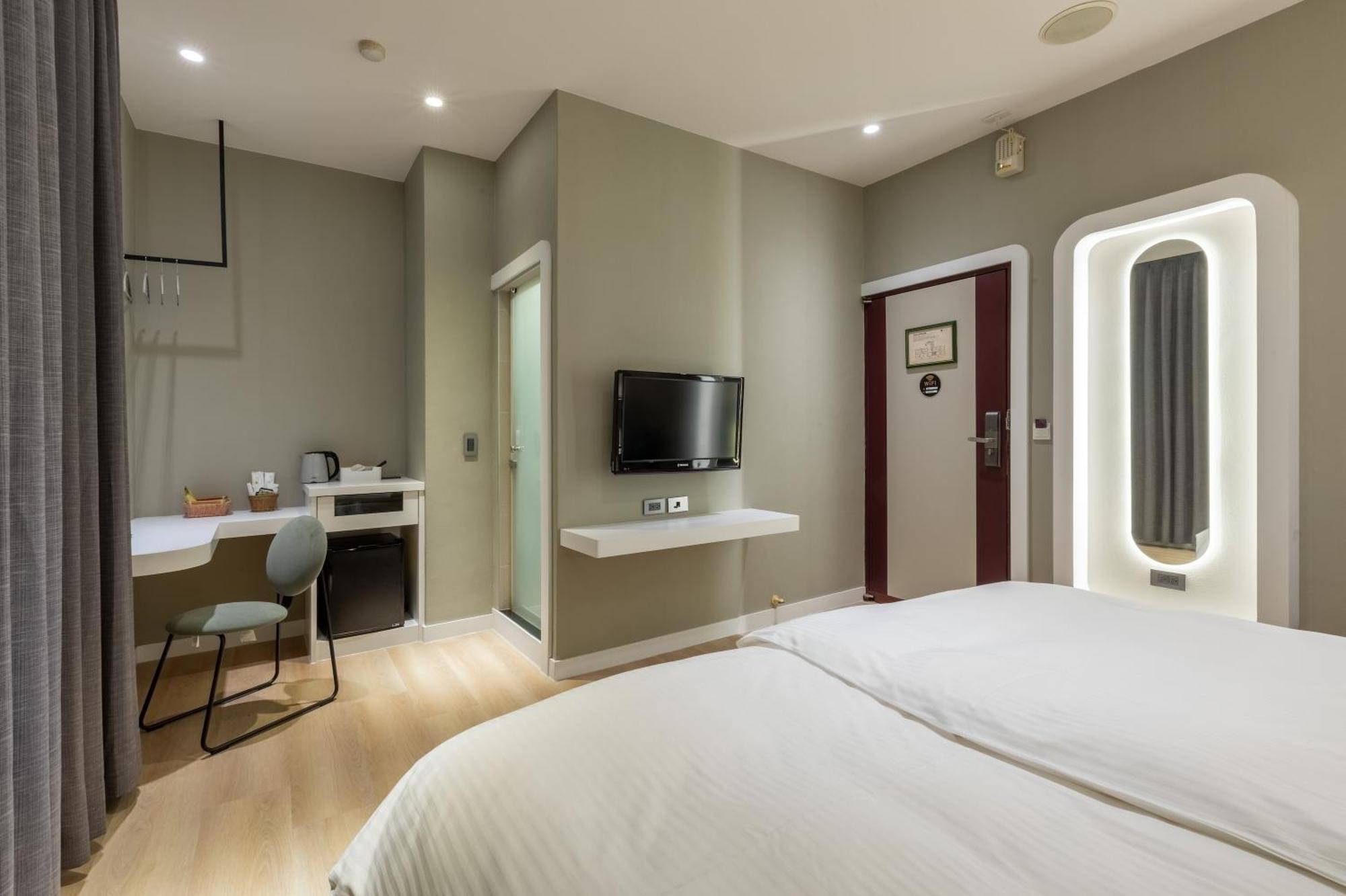 Fu Hsiang Hotel Yilan Quarto foto